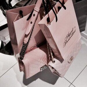 Meet your Posher, Alia